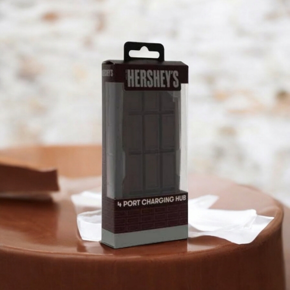 🔥HERSHEY'S 4 PORT CHARGING HUB🔥 - Picture 1 of 7